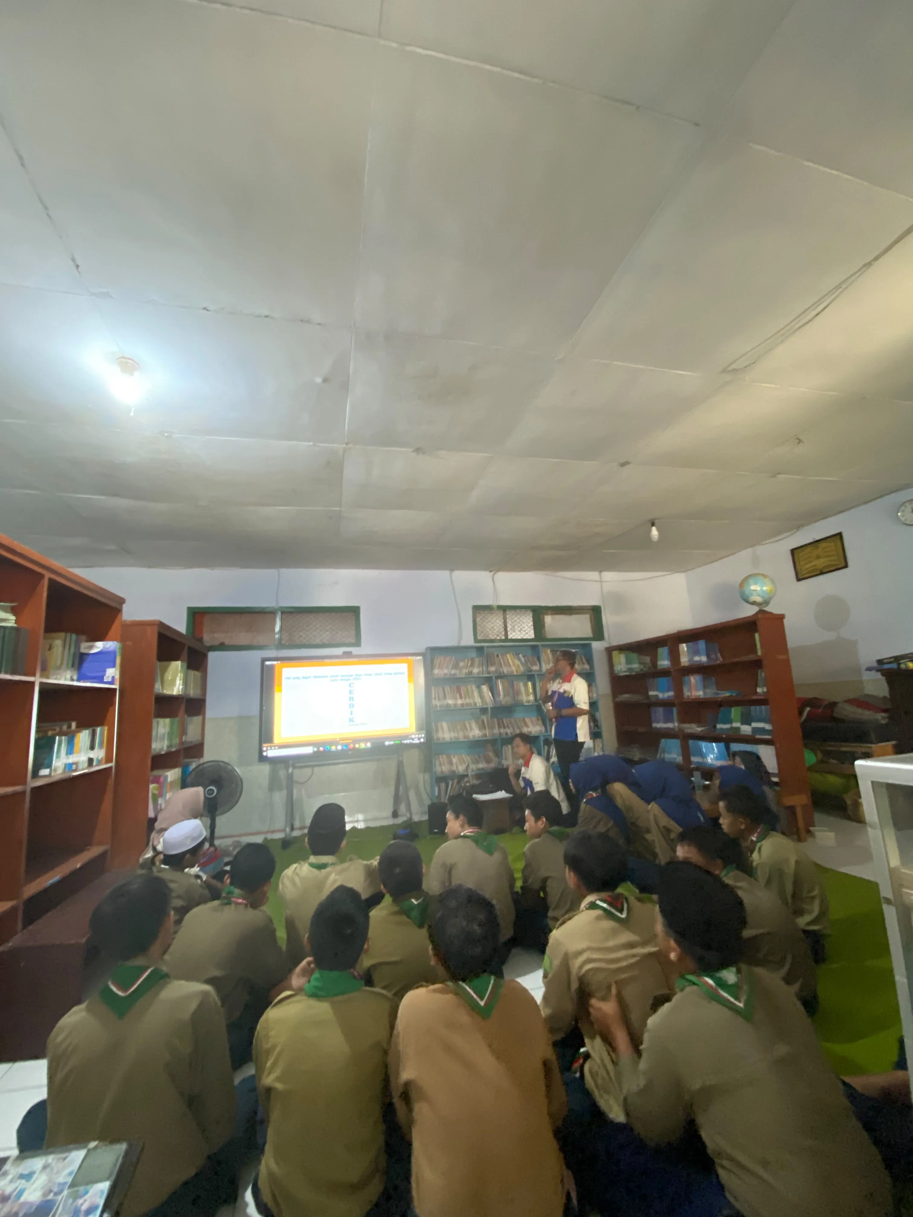 Bugar Ceria Jumat Sehat: Senam Irama Bersama Menjaga Stamina dan Imunitas Warga Sekolah