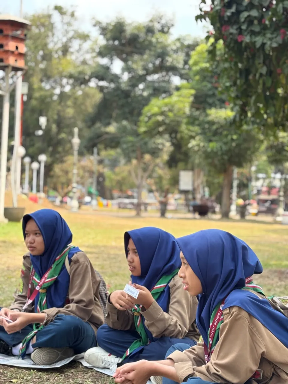 Praktik Karya Kerajinan Tangan Daur Ulang Kreatif