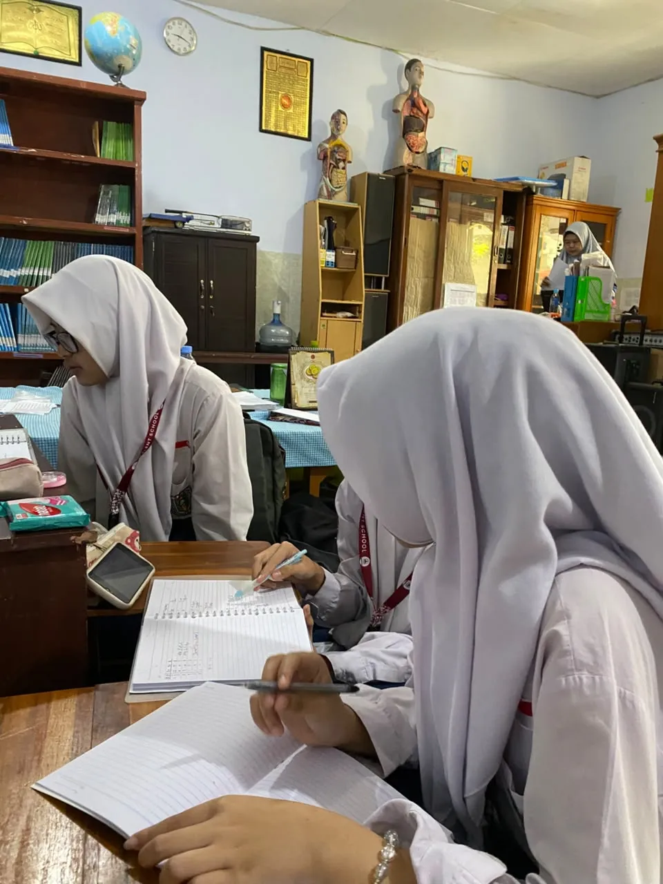 Upacara Bendera Peringatan Hari Pendidikan Nasional